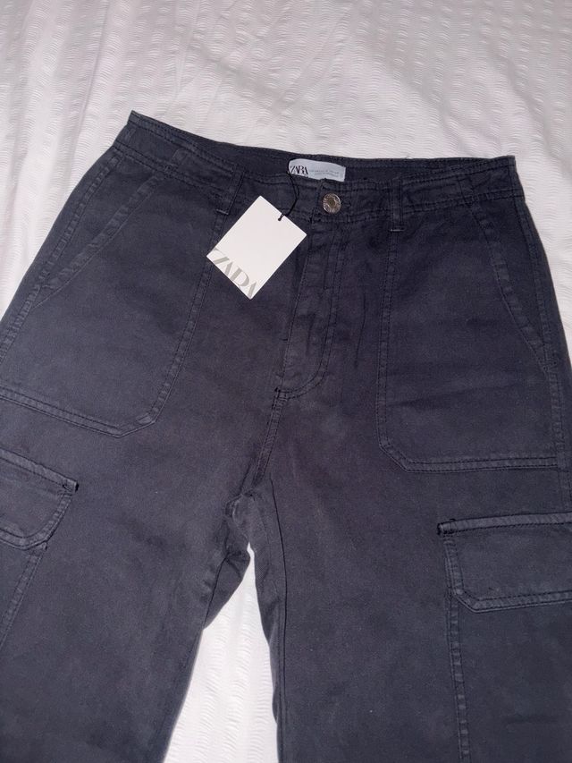 Pantalón cargo Zara 