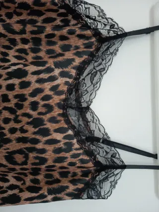 Blusa tirantes estampado leopardo encaje