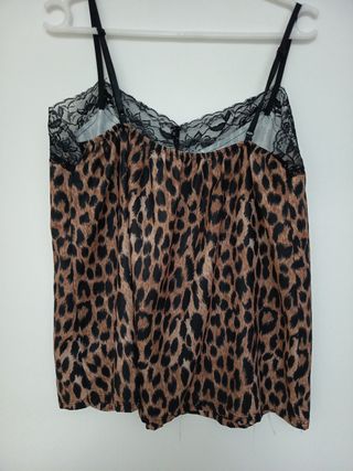 Blusa tirantes estampado leopardo encaje