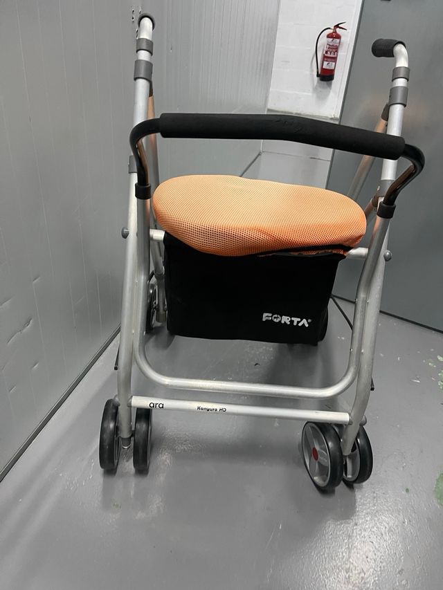 Tacata per adulti con sedile