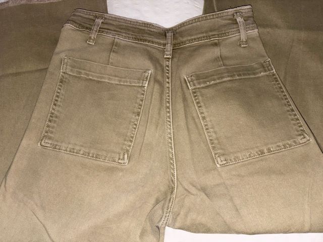 Pantalón ancho verde oliva