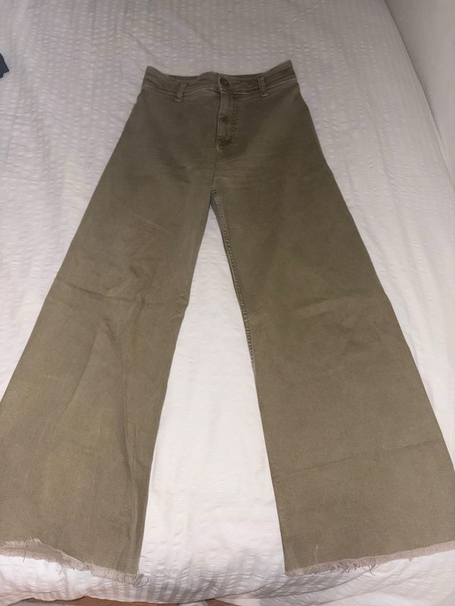 Pantalón ancho verde oliva