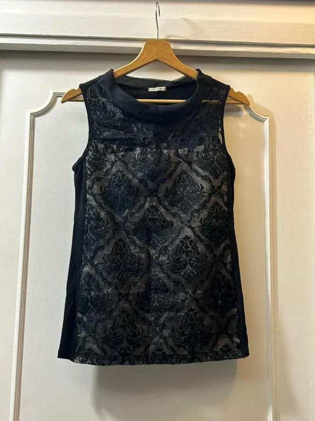 Top nero in lycra e seta