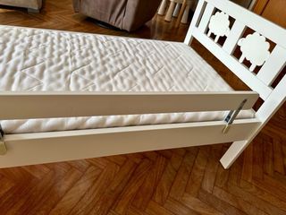 Lote cama Ikea con somier,colchón, 4 juego sábanas