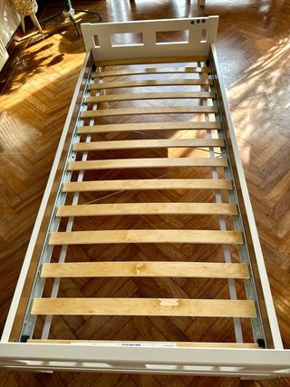 Lote cama Ikea con somier,colchón, 4 juego sábanas