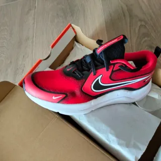 Zapatillas Nike Running Rojas y Negras