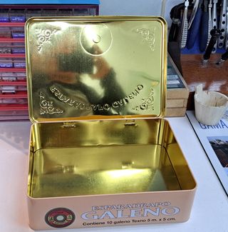 Caja Metálica Esparadrapo Galeno