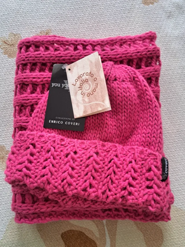 Completo sciarpa e cappello Coveri