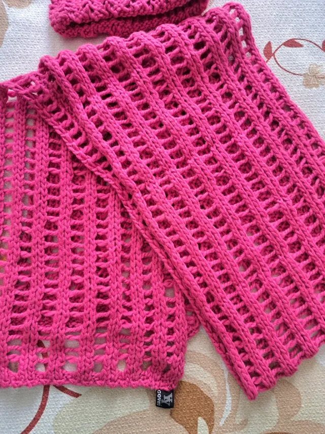 Completo sciarpa e cappello Coveri