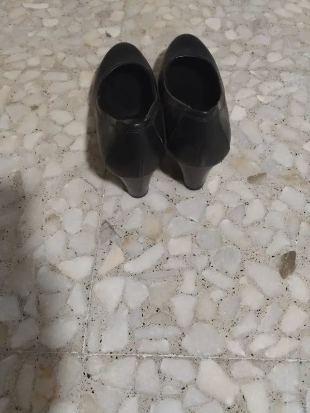 Tacones negros