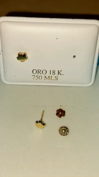 Pendientes bebé Oro 18K Flor