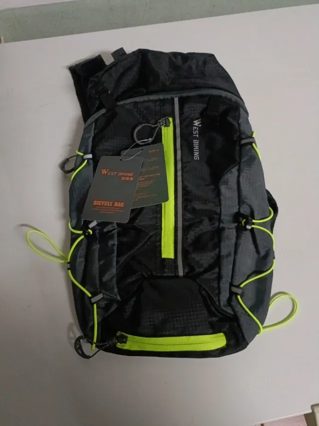 Mochila West Biking senderismo negra y verde