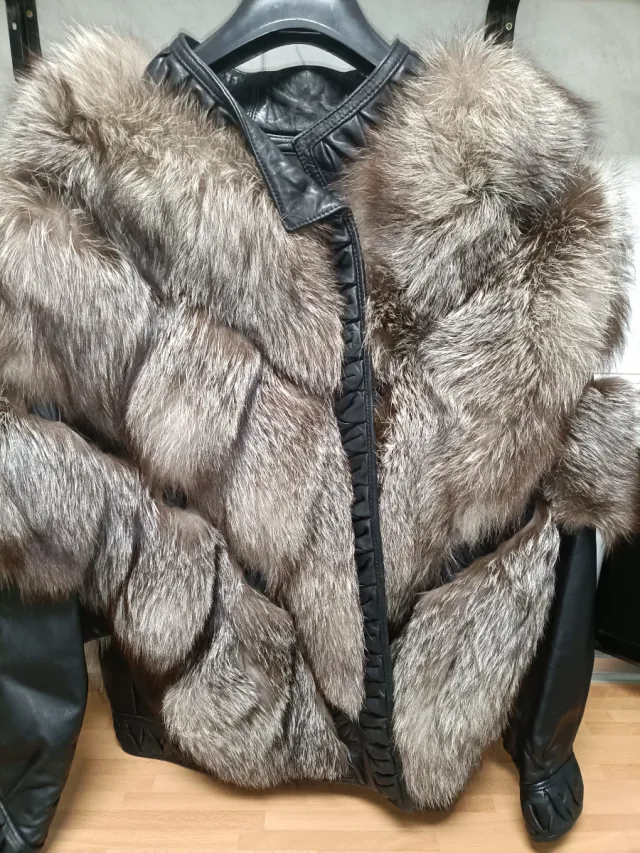 Chaquetón de zorro y piel