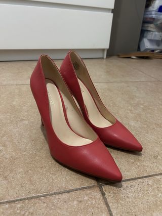 Zapatos de salón Nine West rojos sin estrenar