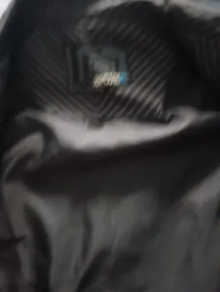 Chamarra Rayada Hombre Negra y Gris