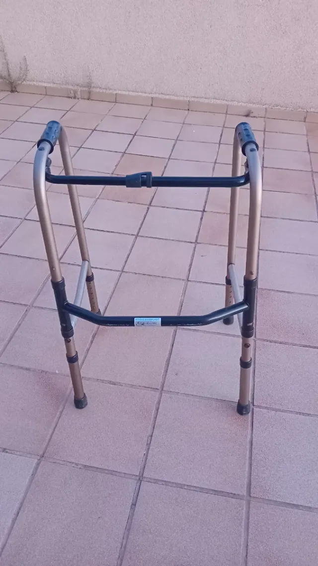 Andador para mayores regulable