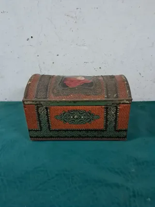 Lata vintage decorada