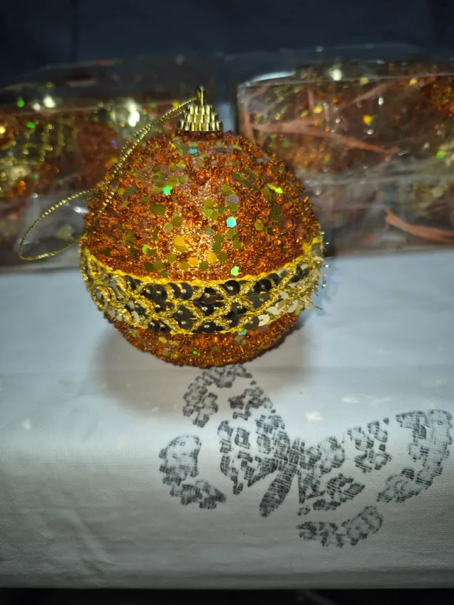 2 scatole da 4 palline ciascuna per albero di Natale