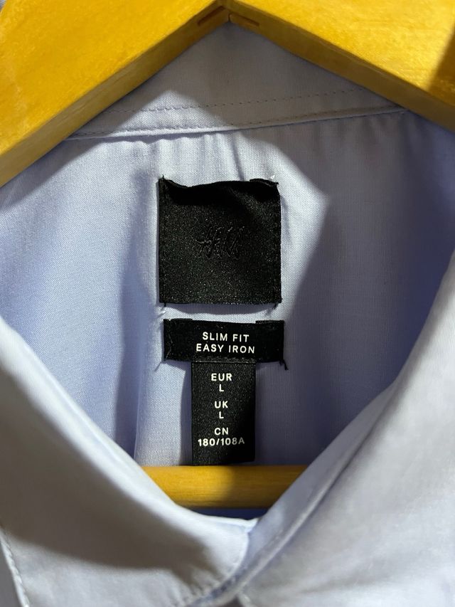 Camisa azul de vestir para hombre