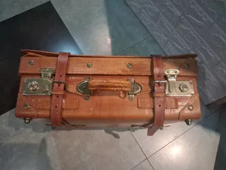 Maleta antigua de cuero