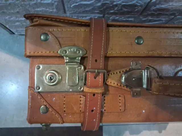 Maleta antigua de cuero