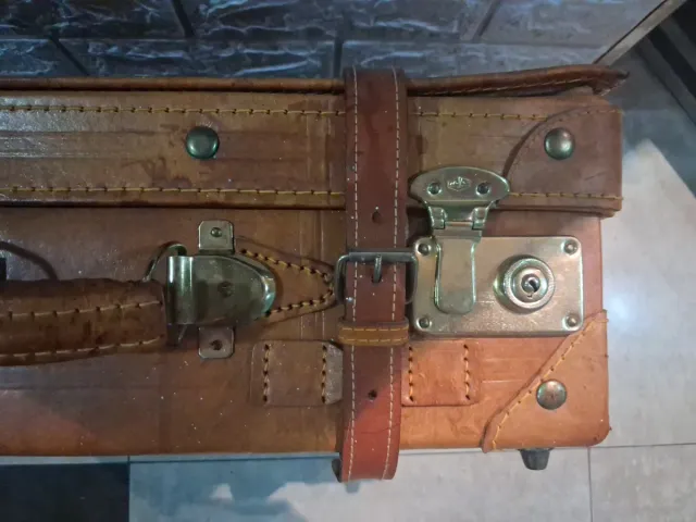 Maleta antigua de cuero