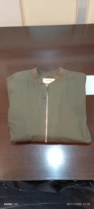 Chaqueta estilo bomber de Pull and Bear