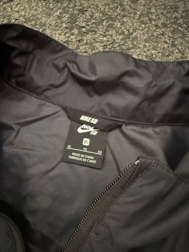 Cortavientos Nike SB Storm-FIT Negro/Gris