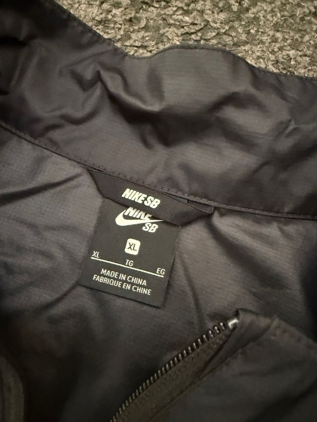 Cortavientos Nike SB Storm-FIT Negro/Gris