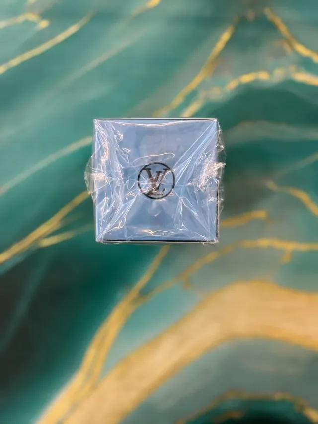 Perfume Louis Vuitton Azul y Dorado