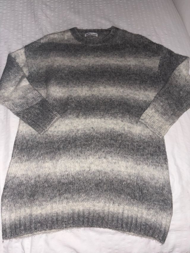 Vestido de punto con degradado gris y blanco