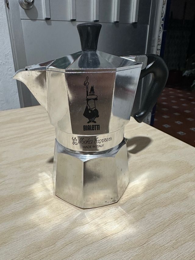 Cafetera Italiana Bialetti Moka Express