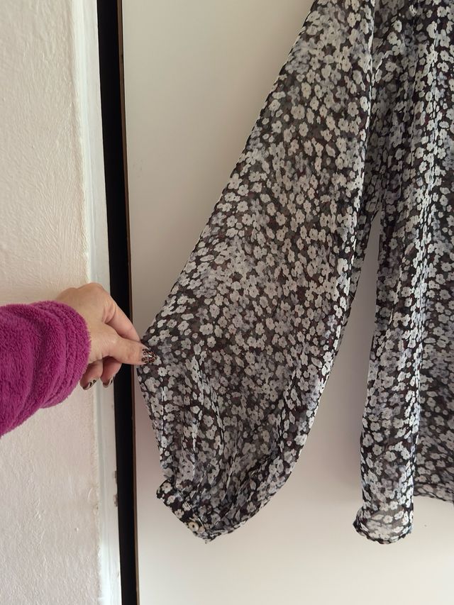 Blusa Mango floral volantes cuello lazo