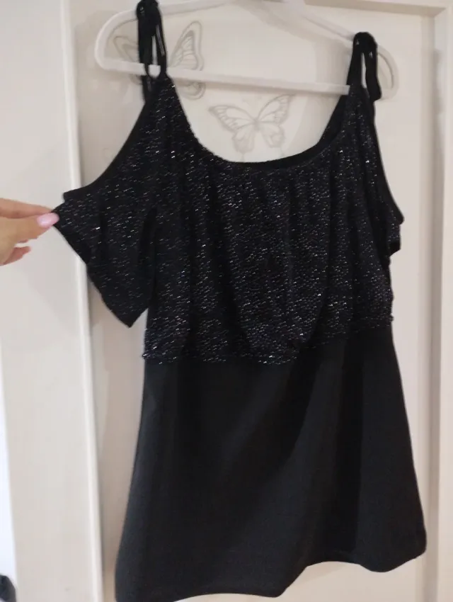 Blusa fiesta negra con brillos