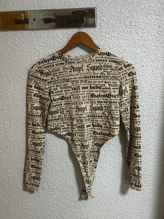 Body Bershka estampado letras Talla M