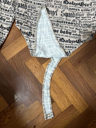 Body Bershka estampado letras Talla M