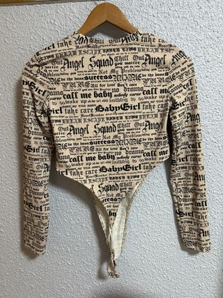 Body Bershka estampado letras Talla M