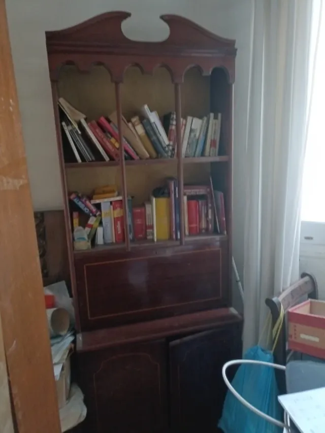 Estantería madera antigua