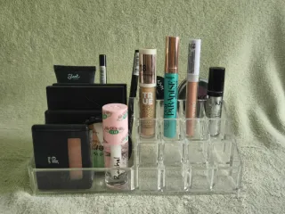 LOTE - Varios productos de belleza + regalo