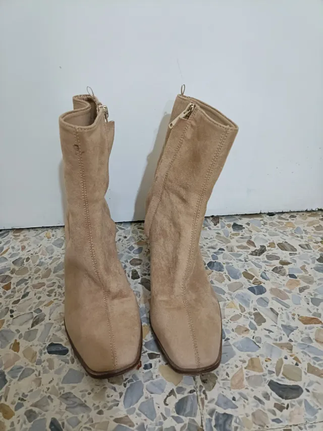 Botines ante beige talla 38