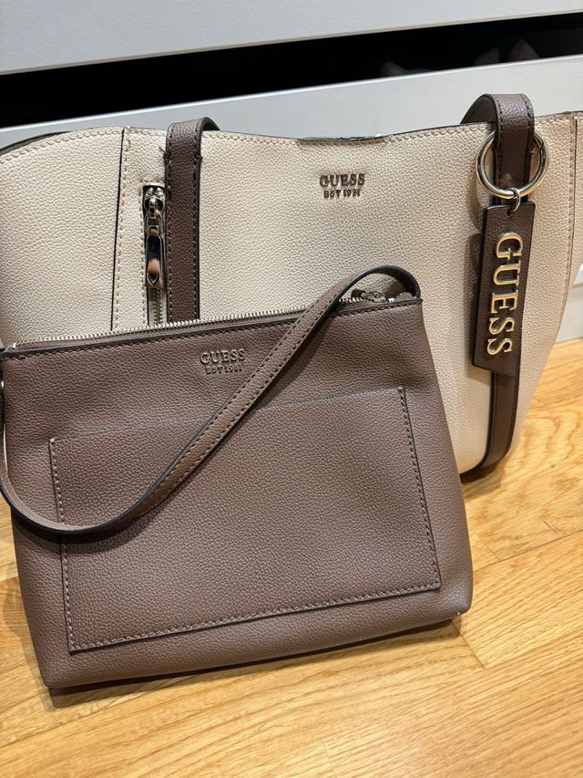 Bolso Guess Beige y Marrón con Bolsillo
