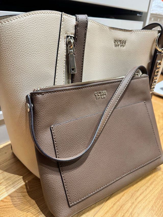 Bolso Guess Beige y Marrón con Bolsillo