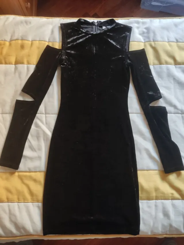 Vestido mini cut out negro