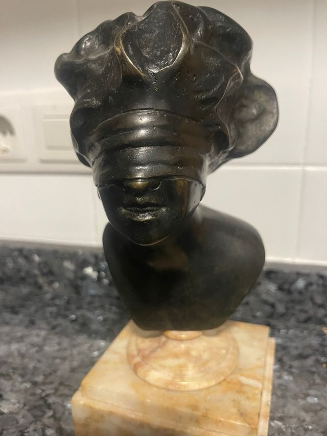 Busto de Bronce 23 cm ( RENDA)