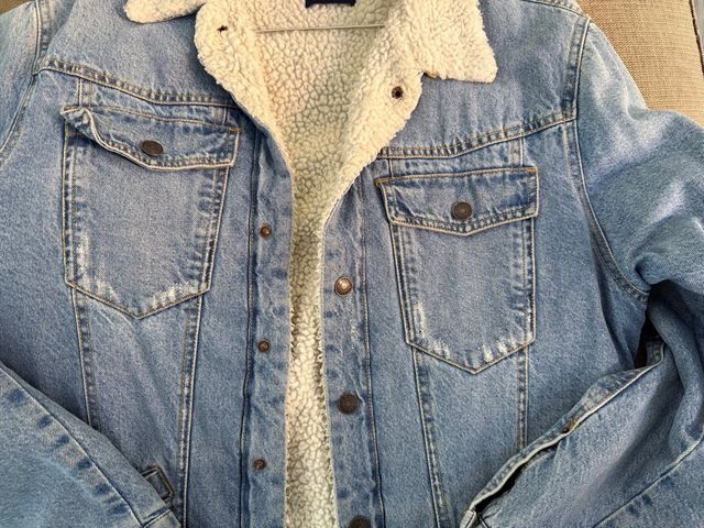 Chaqueta vaquera Bershka forrada borreguillo