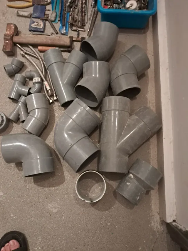 Offerta lotto di strumenti per idraulica e costruzione