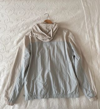 Chaqueta Karl Kani Beige y Azul