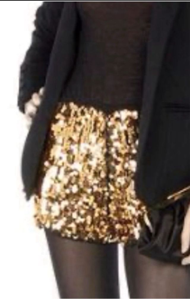 Shorts dorados con lentejuelas