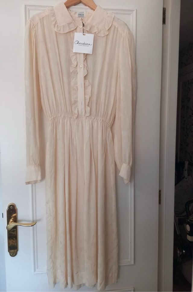 Vestido J. Olivier gasa beige manga larga