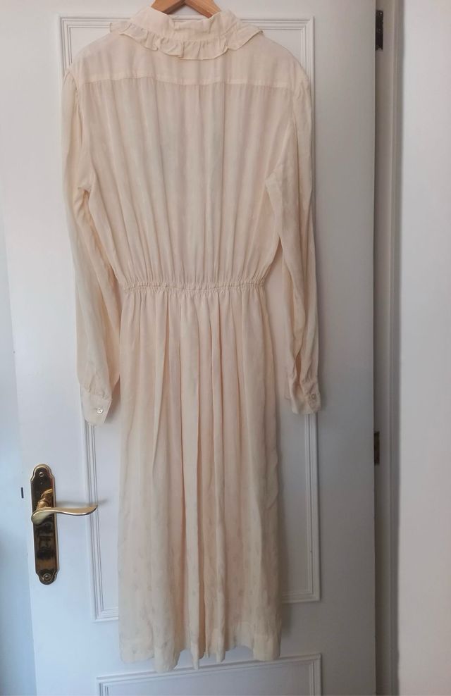 Vestido J. Olivier gasa beige manga larga